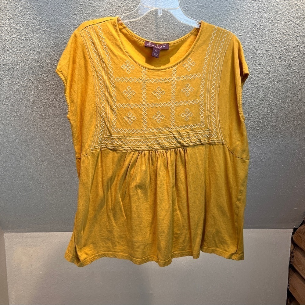 GLORIA VANDERBILT SUNFLOWER YELLOW TOP W/Short Sleeves & Embroidery. Size XXL